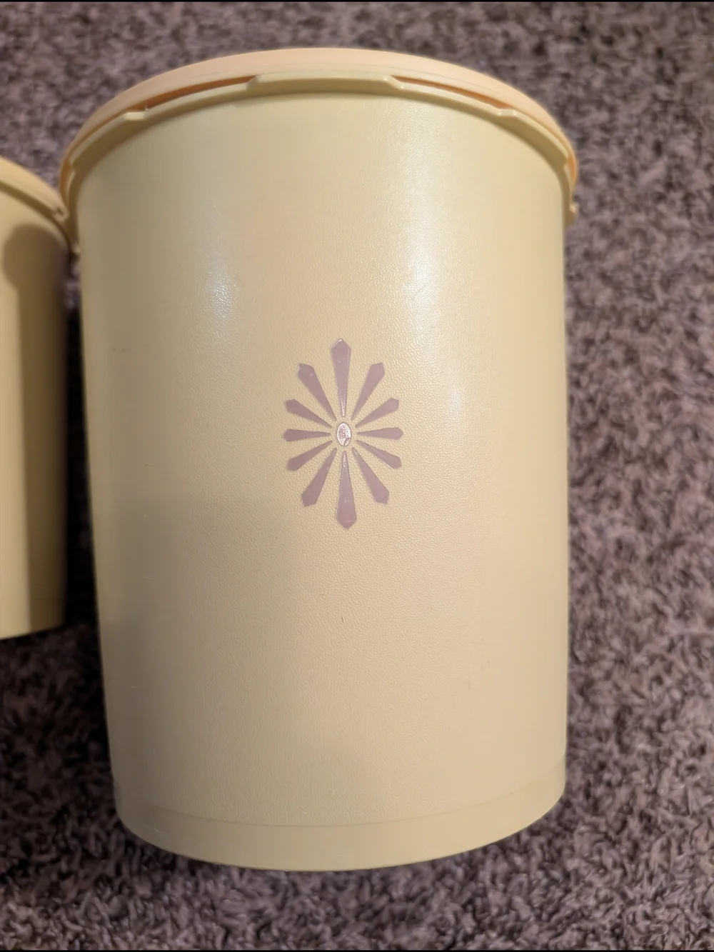 Tupperware pair storage